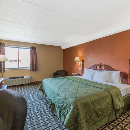 Days Inn By Wyndham Hurstbourne Луисвил Екстериор снимка