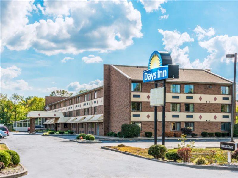 Days Inn By Wyndham Hurstbourne Луисвил Екстериор снимка